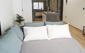 Dahlia Suite - 5 Min Drive To Piraeus Port
